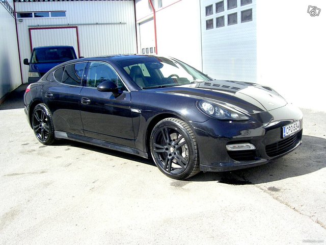 Porsche Panamera 4