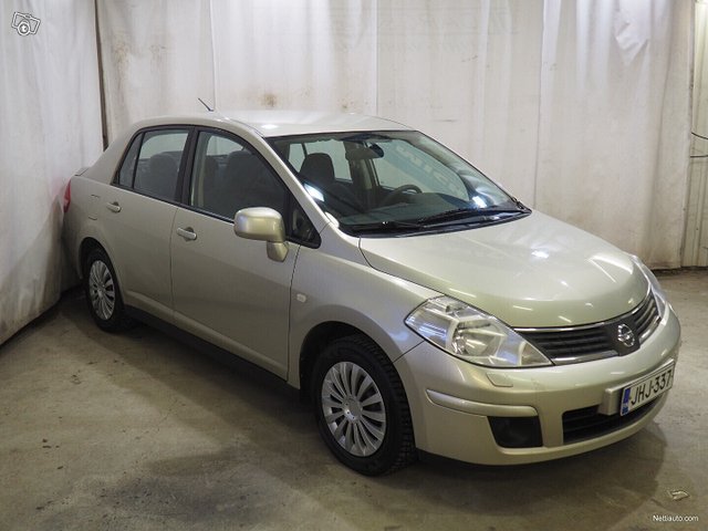 Nissan Tiida