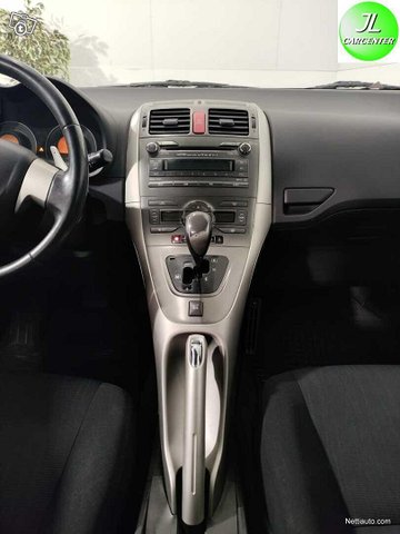 Toyota Auris 12