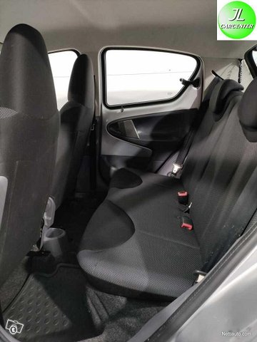 Toyota Aygo 8