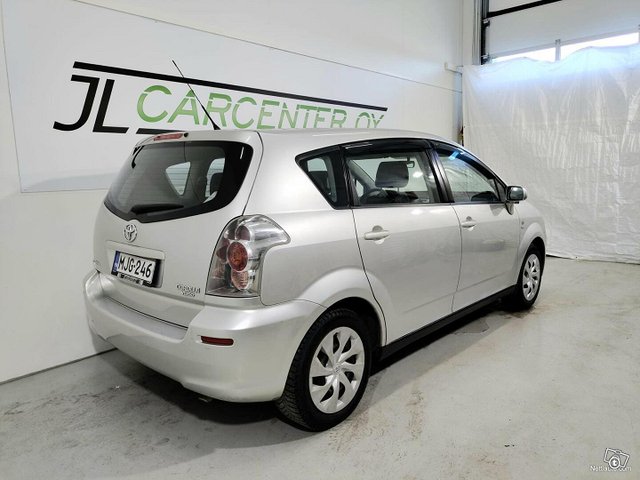 Toyota Corolla Verso 3