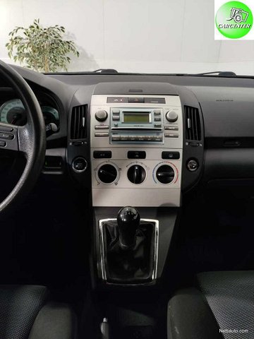 Toyota Corolla Verso 12