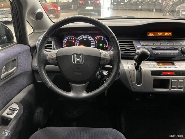 Honda FR-V 5