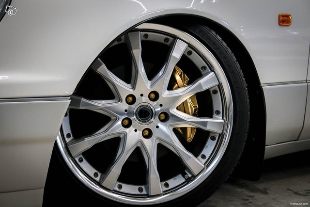 Lexus LS 2