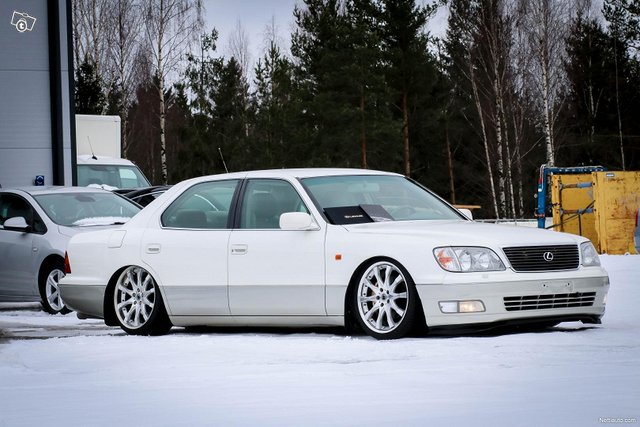 Lexus LS 8