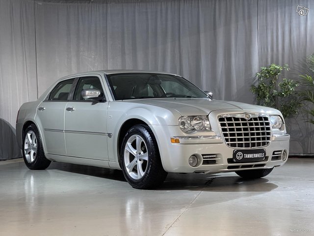 Chrysler 300C 3