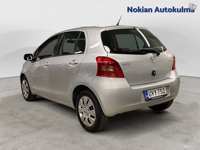 Toyota Yaris 4