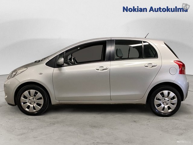 Toyota Yaris 8