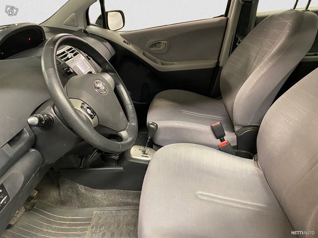 Toyota Yaris 10