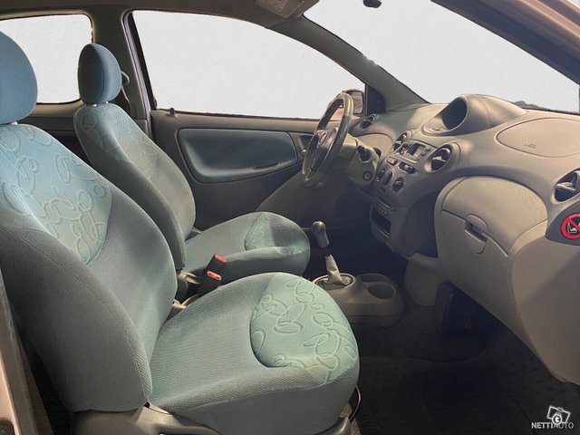 Toyota Yaris 9