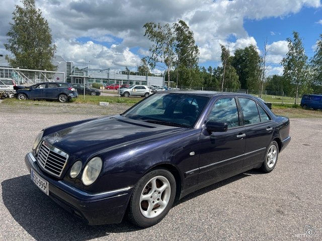 Mercedes-Benz E