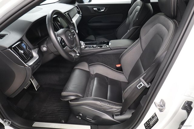 Volvo V60 9
