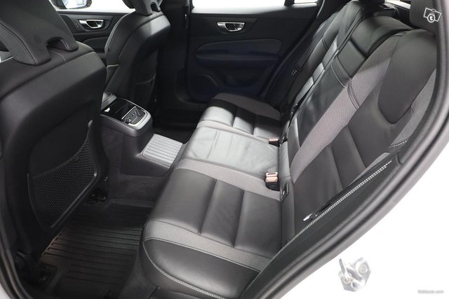 Volvo V60 10