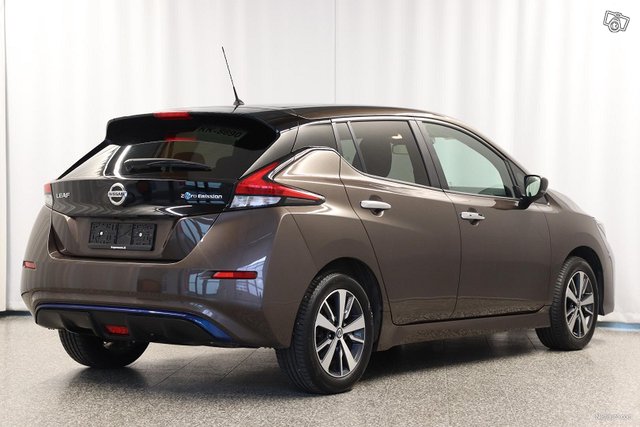 Nissan Leaf 4
