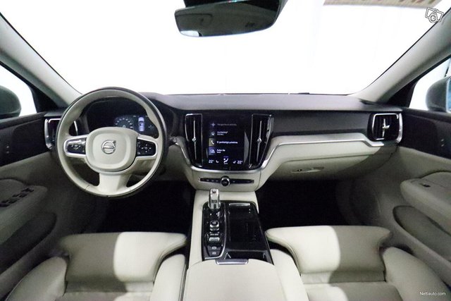 Volvo V60 12