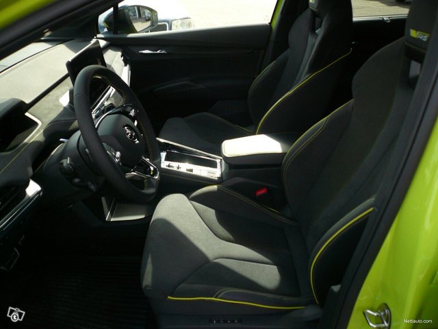 Skoda Enyaq 8