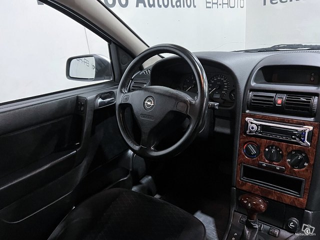 Opel Astra 10
