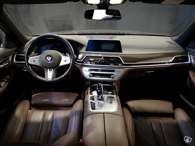 BMW 745 11