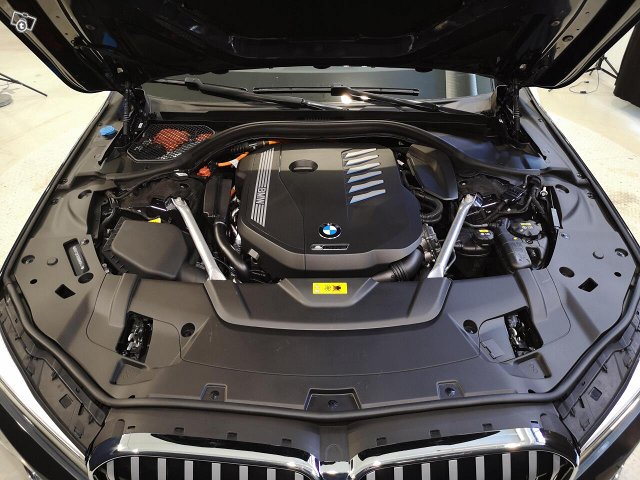 BMW 745 23