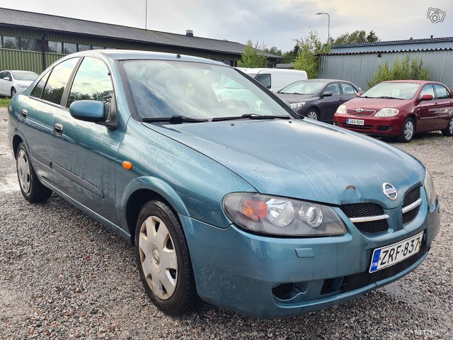 Nissan Almera
