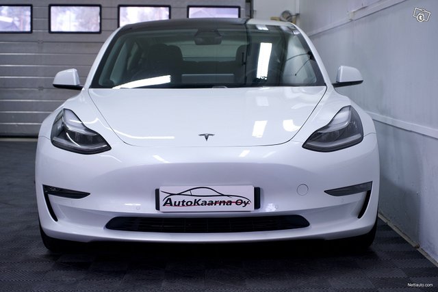 Tesla Model 3 2
