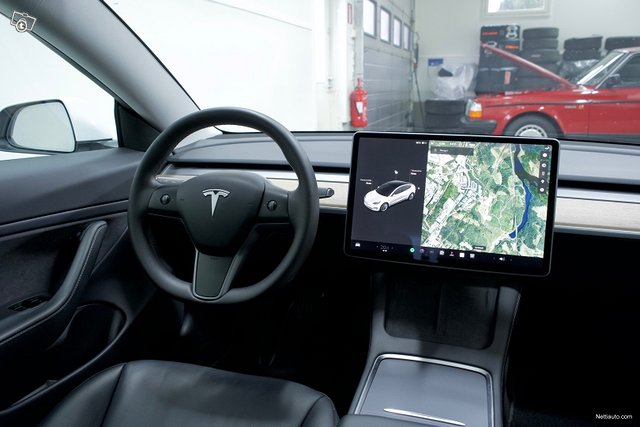 Tesla Model 3 13