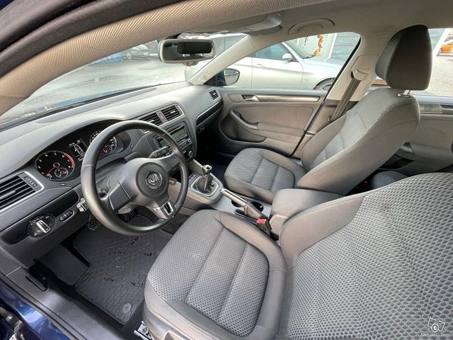 Volkswagen Jetta 9