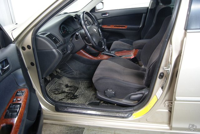 Toyota Camry 7