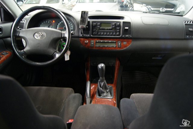 Toyota Camry 9