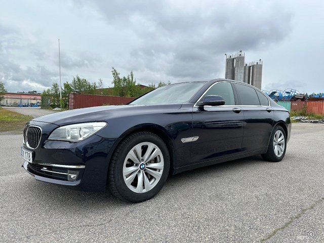 BMW 730 13