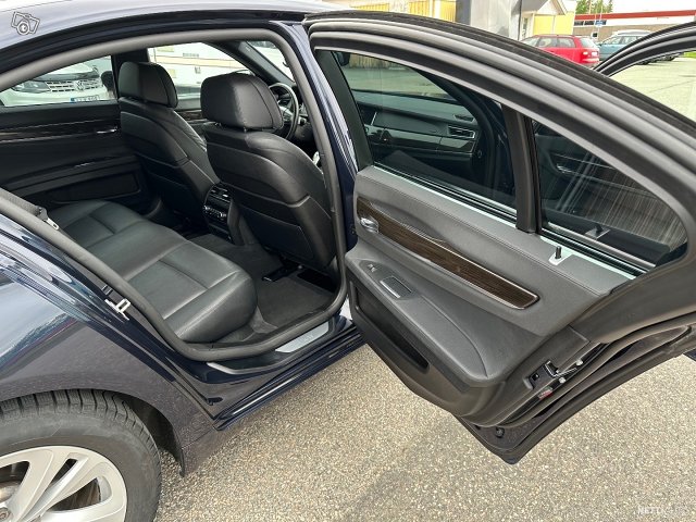 BMW 730 24