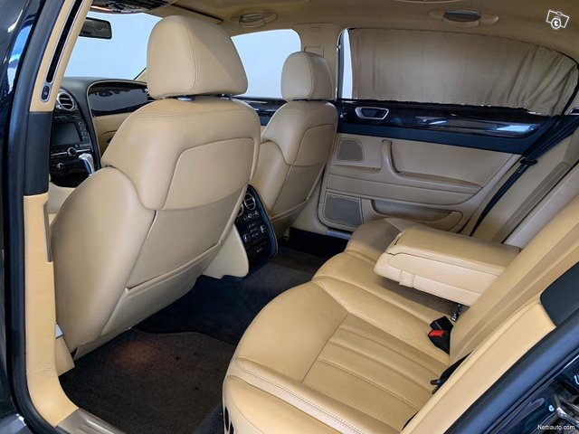 Bentley Flying Spur 8
