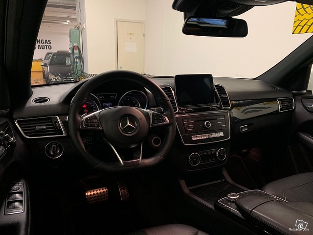 Mercedes-Benz GLE 8