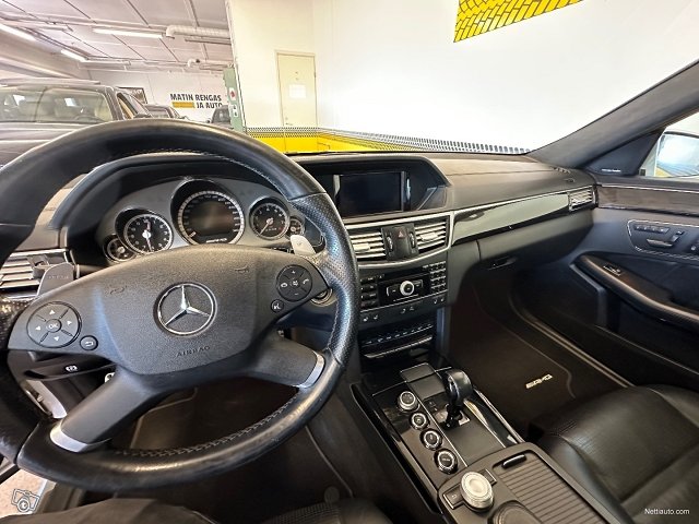 Mercedes-Benz E 63 AMG 10