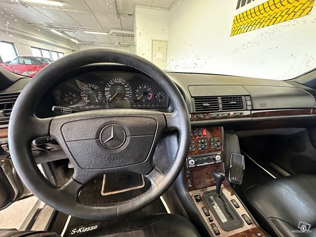 Mercedes-Benz S 8