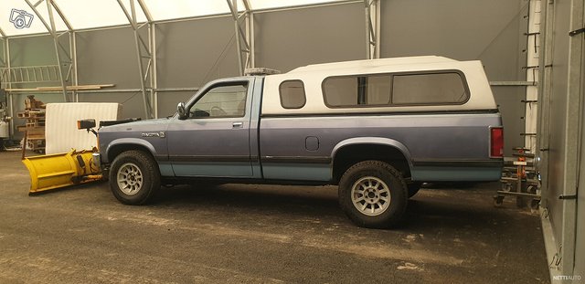 Dodge Dakota 3