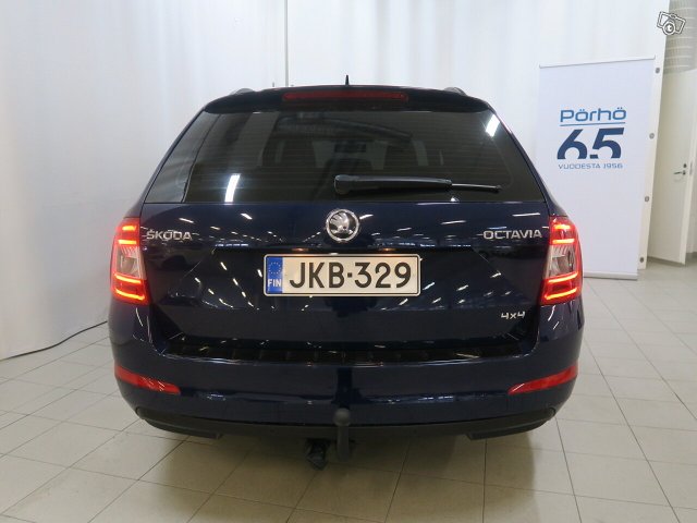 SKODA OCTAVIA 8