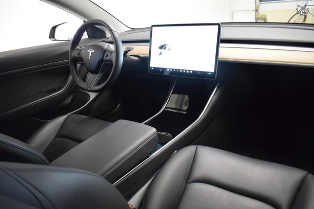 Tesla Model 3 14