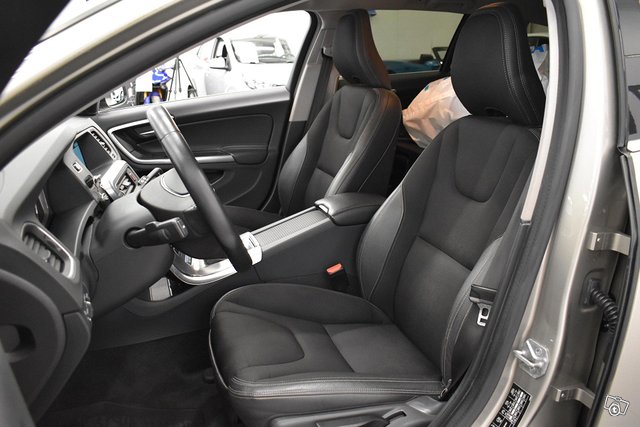 Volvo V60 11