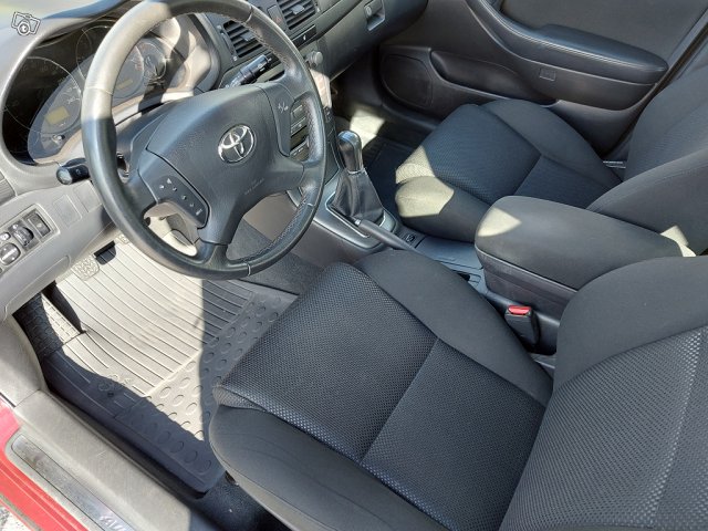 Toyota Avensis 9