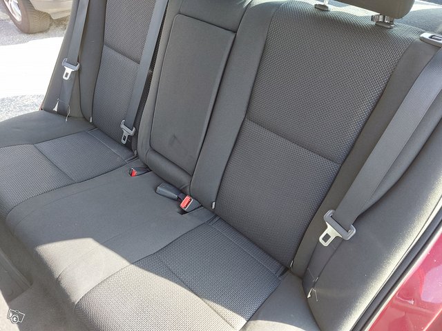 Toyota Avensis 13