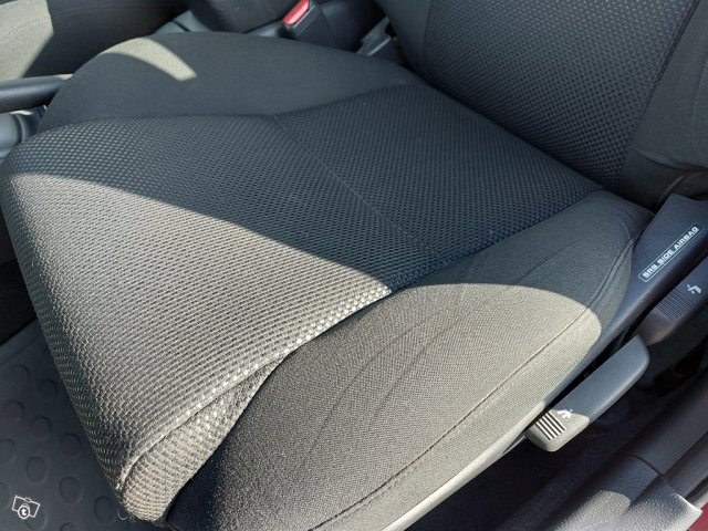 Toyota Avensis 14