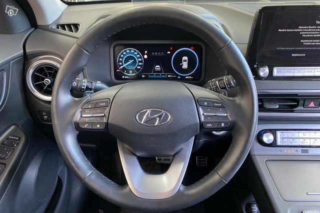 Hyundai KONA 11