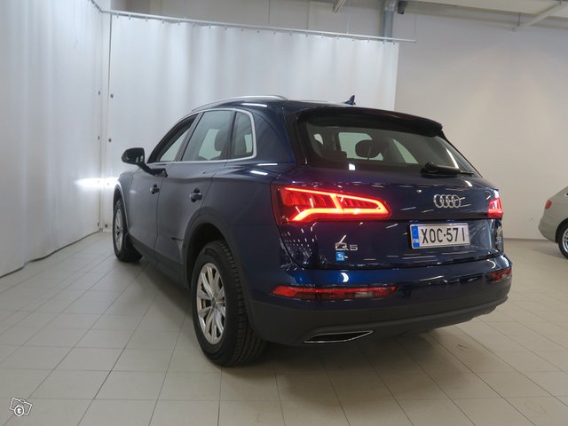 AUDI Q5 4