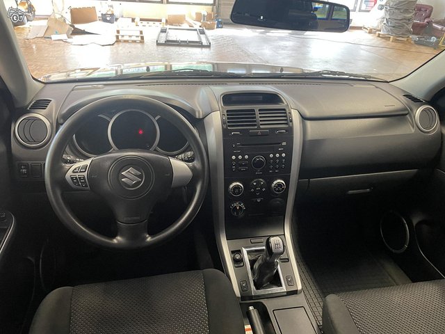Suzuki Grand Vitara 6