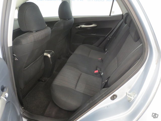 Toyota Auris 11