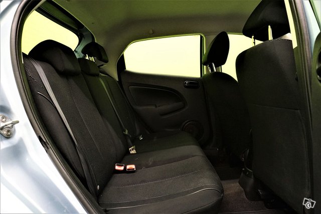 Mazda 2 16