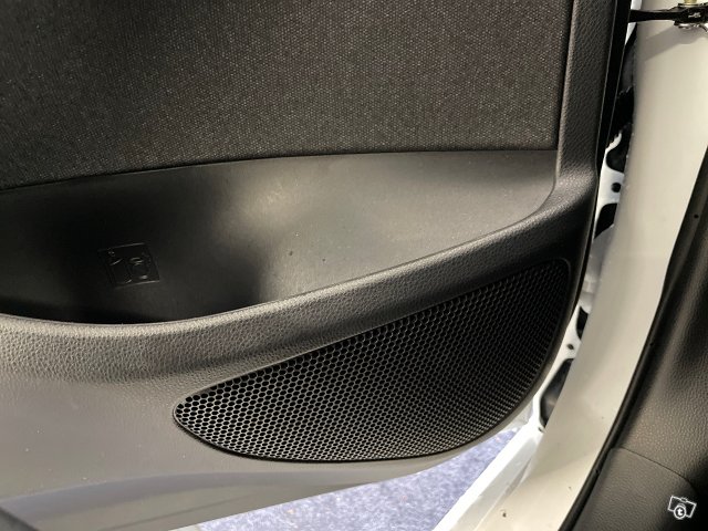 TOYOTA YARIS 23