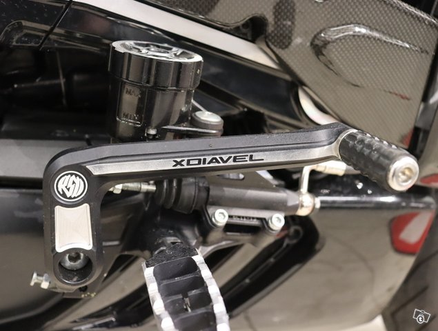 Ducati XDIAVEL 11