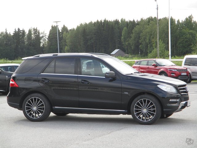 Mercedes-Benz ML, kuva 1